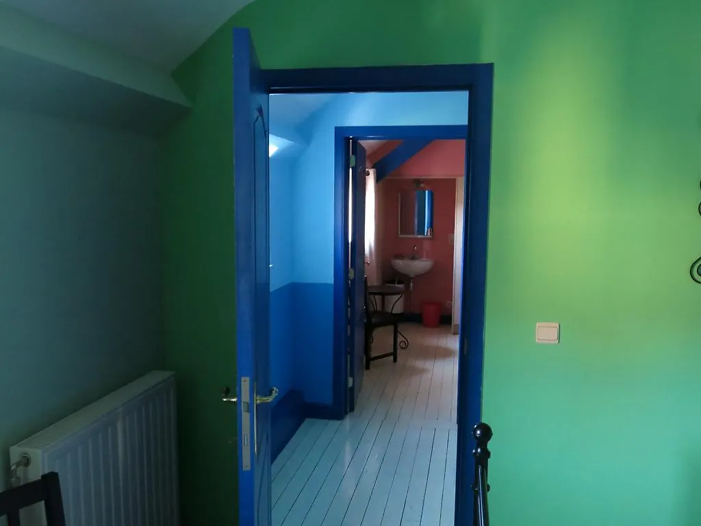 Gite De La Conciergerie Du Cheval Blanc Holiday home Luttre